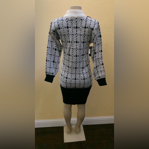 NWT VTG A’Milano Size Small Mock Neck Long Sleeve Sweater Dress - Picture 4 of 9
